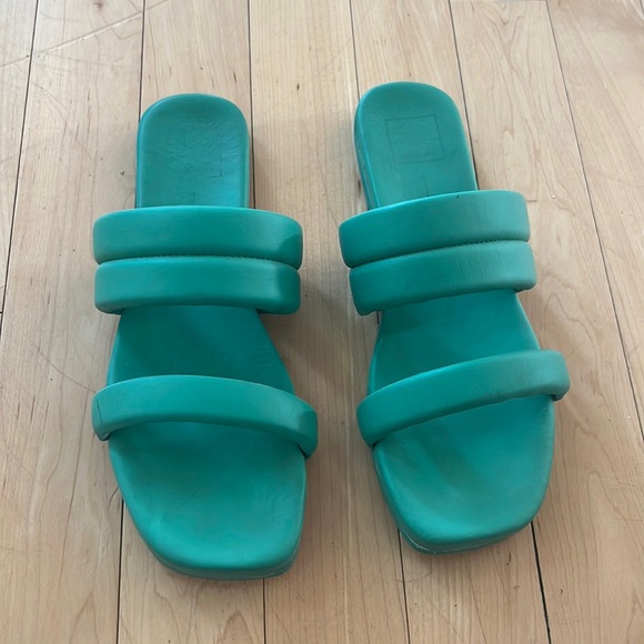Dolce Vita green slide sandals - Picture 1 of 2